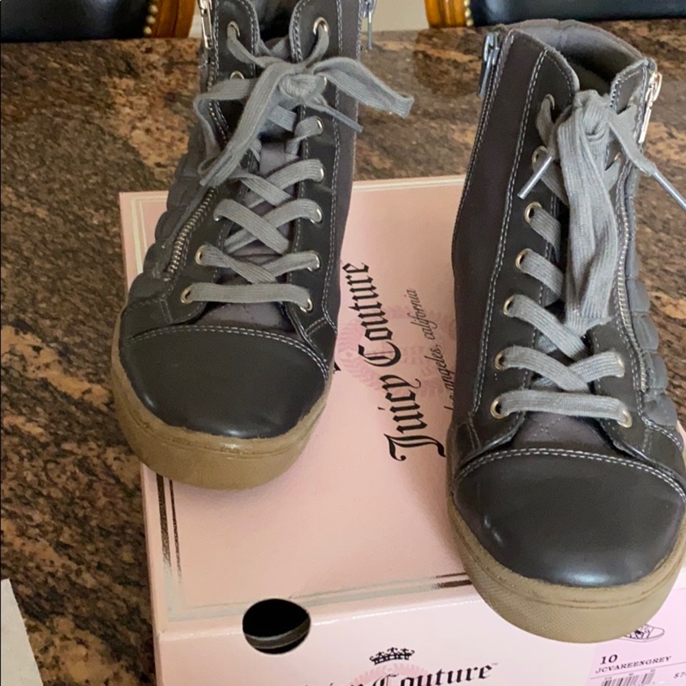 Juicy Couture Side ZIP Booties